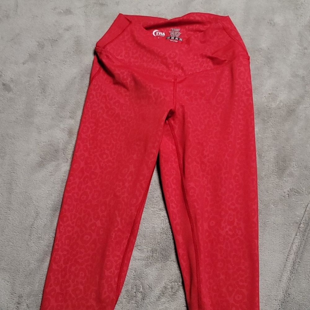 ZYIA Red Leopard "scrunchy what" LNT.